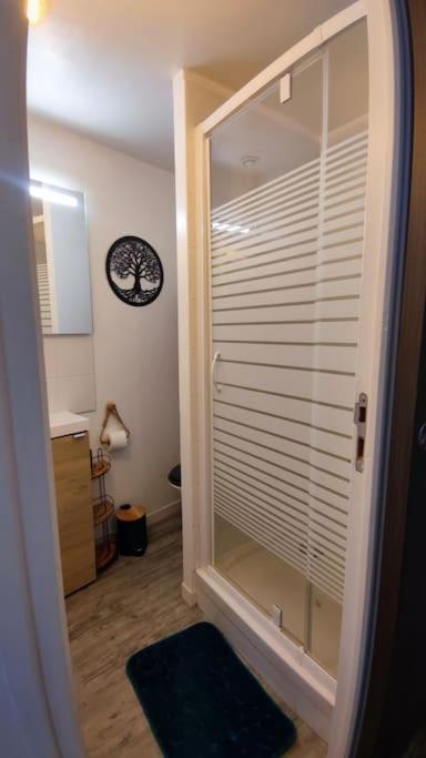 Le Joli'Mans, Appartement Refait A Neuf, Entierement Equipe, Pour 2 Personnes, Proche Quartier Historique Et Centre Le Mans Luaran gambar