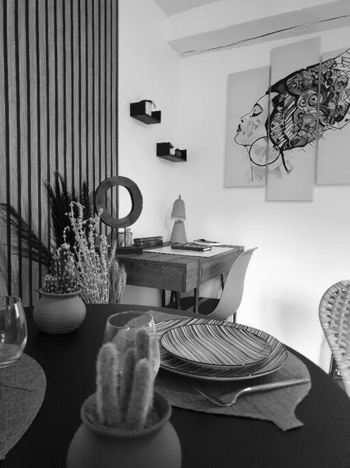 Le Joli'Mans, Appartement Refait A Neuf, Entierement Equipe, Pour 2 Personnes, Proche Quartier Historique Et Centre Le Mans Luaran gambar