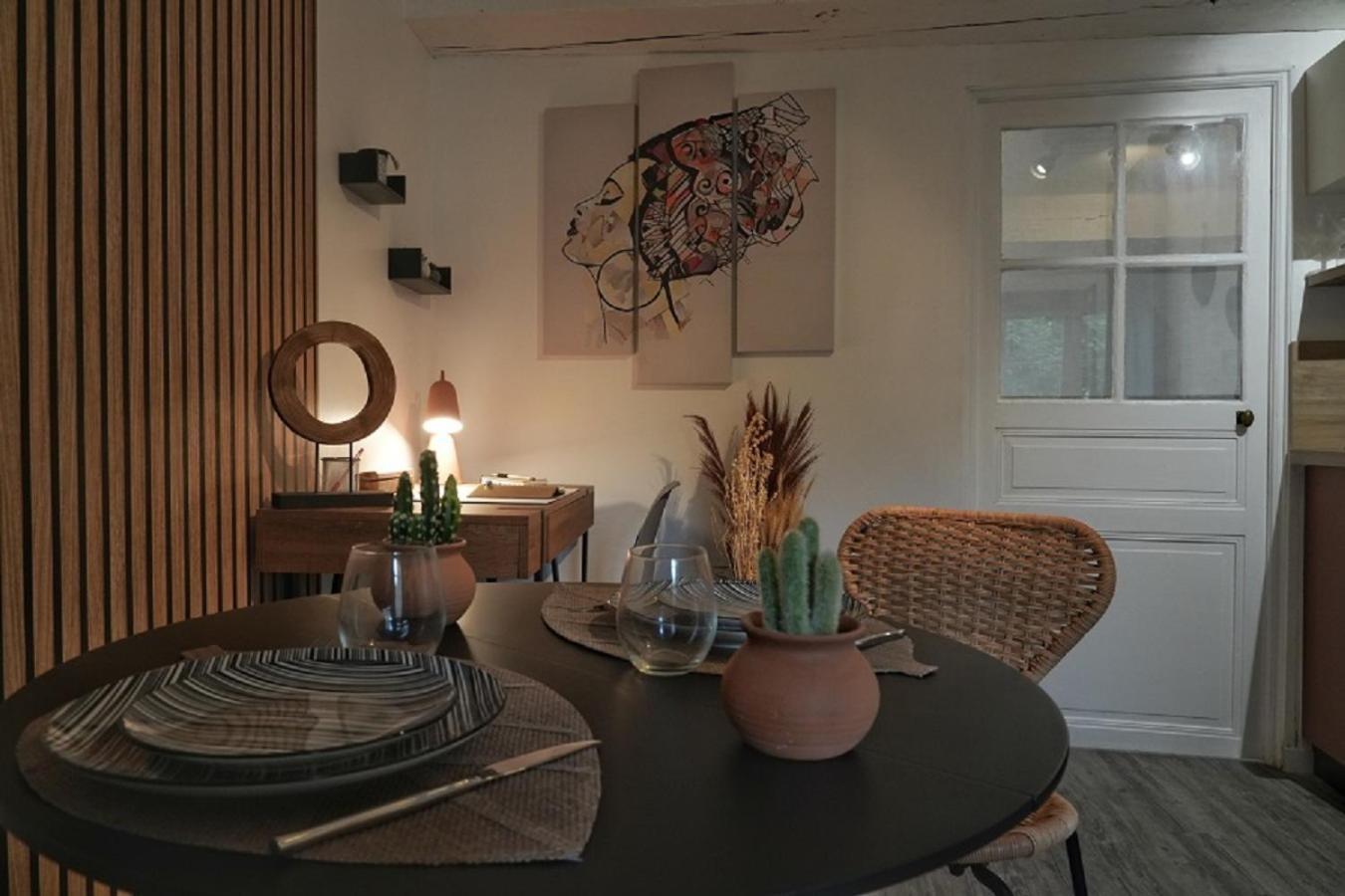 Le Joli'Mans, Appartement Refait A Neuf, Entierement Equipe, Pour 2 Personnes, Proche Quartier Historique Et Centre Le Mans Luaran gambar